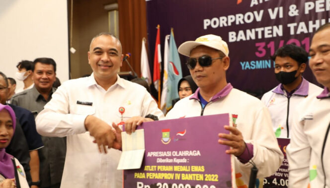 
 Bupati Zaki Berikan Bonus ke Atlet dan Pelatih Porprov dan Peparprov Kabupaten Tangerang