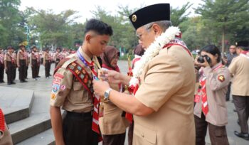 Wali Kota Tangerang Selatan Benyamin Davnie saat pembukaan Bulan Bakti Pramuka Kota Tangerang Selatan 2026..foto: Ist