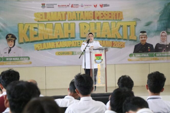 
 Wakil Bupati (Wabup) Tangerang, Intan Nurul Hikmah saat membuka kegiatan Kemah Bakti Pelajar Tingkat Kabupaten Tangerang Tahun 2026. Foto: ist