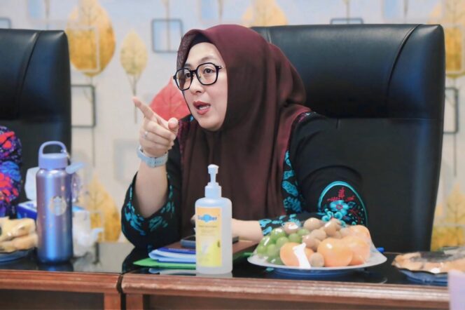 
 Wakil Bupati Tangerang Intan Nurul Hikmah saat membuka rapat koordinasi evaluasi dan rencana aksi TPPS tahun 2026 di Ruang Media Center Dinas Kesehatan, foto: Ist