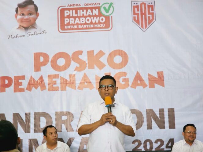 
 Bakal Calon Gubernur Banten Andra Soni saat meresmikan Posko Relawan Sahabat Andra Soni (SAS) di Ciledug Kota Tangerang. Foto: Ist