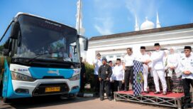 Gubernur Banten bersama Wagub Bantenmelepas keberangkatan perdana bus  Trans Banten, 4 Oktober 2025. Foto: ist
