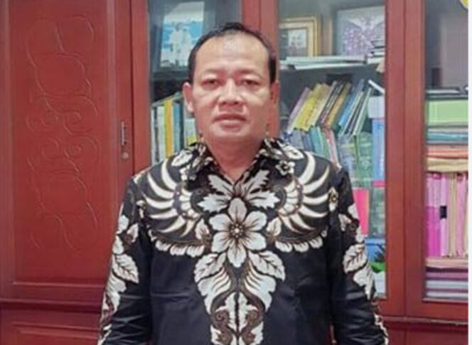
 Berkah Ramadhan, Notaris Bambang Suwondo Bagikan 150 Nasi Box