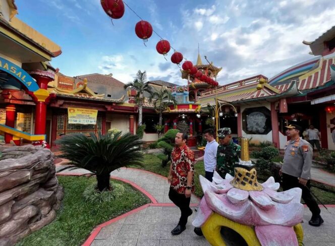 
 Tengok Persiapan Imlek, Wali Kota Lakukan Monitoring Vihara Bersama Forkopimda
