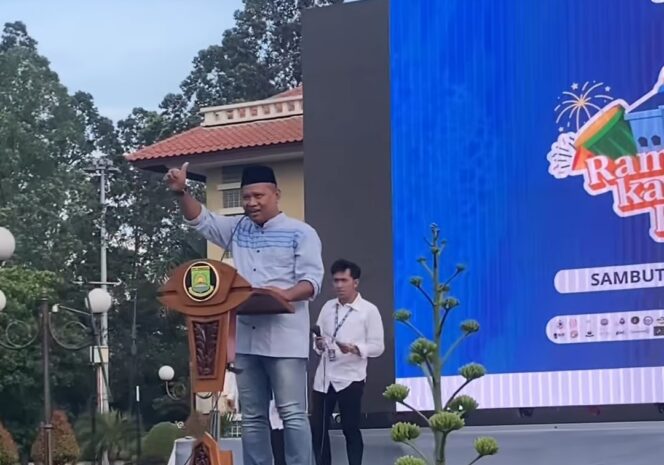 
 Kepala Dinas Pemuda dan Olahraga Kota Tangerang, Kaonang saat membuka Acara Ramadhan Kareem Fest. Foto: istimewa