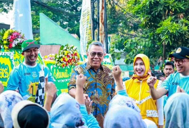 
 Wali Kota Tangerang Selatan Benyamin Davnie saat menghadiri peringatan Hari Ulang Tahun (HUT) ke-17 Kecamatan Ciputat Timur. Foto: ist