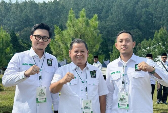
 Tiga Kader Muda PKB Kota Tangerang yang akan Menjadi Pembeda Wajah Legislatif Kota Tangerang, Ki-ka: M.Hafidz Firdaus,SH.,M.Kn., Apdan Nanung, SE dan Nefri Izha Mahendra, SH. Foto: @hafidzfirdaus
