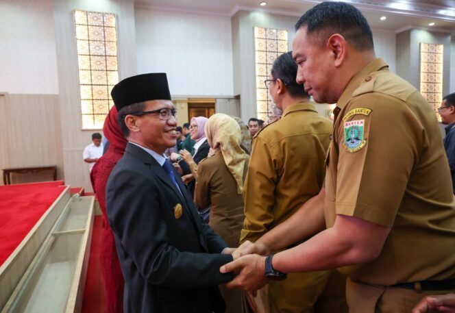 
 Kepala BKD provinsi Banten Nana Supiana Usai Pengukuhan sebagai Pjs Wali Kota Cilegon. Foto: Iat