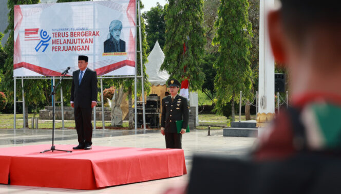 
 Bupati Tangerang Moch Maesyal Rasyid saat Menjadi Inspektur upacara Hari Pahlawan Tingkat Kabupaten Tangerang Tahun 2025 di Taman Makam Pahlawan (TMP) Raden Arya Wangsakara, Kecamatan Pagedangan. Foto: ist